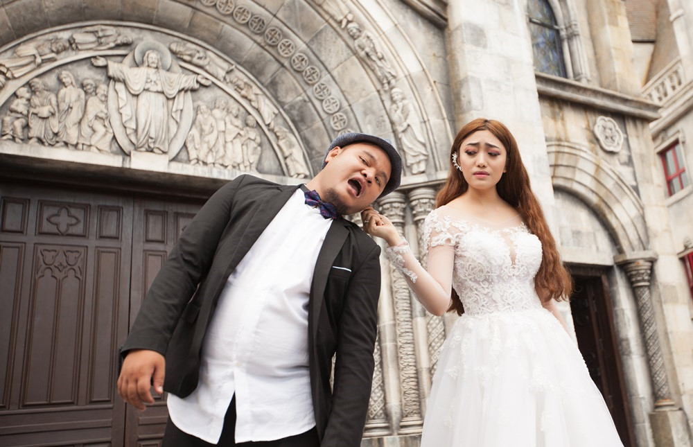 Ảnh cưới vui nhộn của Vinh Râu FAPtv và bạn gái xinh đẹp