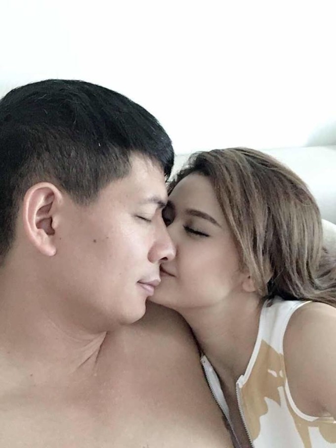 Trước ồn ào với Trương Quỳnh Anh, Bình Minh cũng từng gặp scandal tình ái gây dậy sóng V-biz Trước ồn ào với Trương Quỳnh Anh, Bình Minh cũng từng gặp scandal tình ái gây dậy sóng V-biz