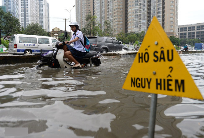 Chi gần 14.000 tỷ, người Sài Gòn vẫn chưa thoát được kẹt xe, ngập nước