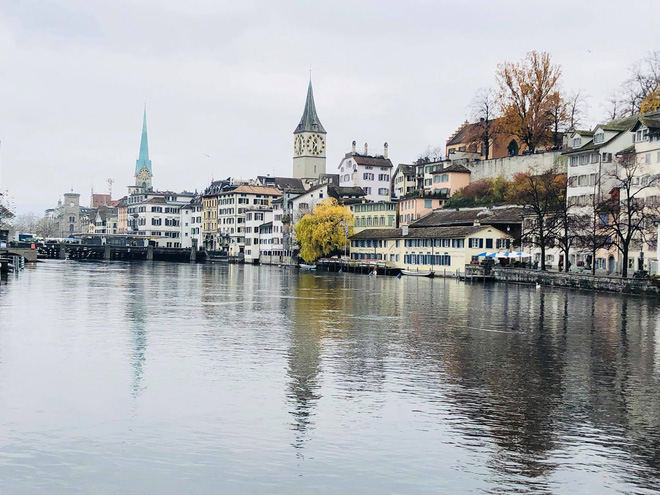 Cô nàng du học sinh bỏ lễ tốt nghiệp Thạc sỹ, phượt đủ 8 nước châu Âu trong một tháng