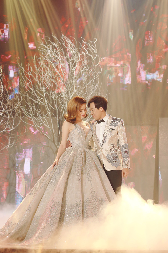 Từ khi yêu Kim Lý, trang phục biểu diễn của Hồ Ngọc Hà kín đáo và tinh tế hơn hẳn