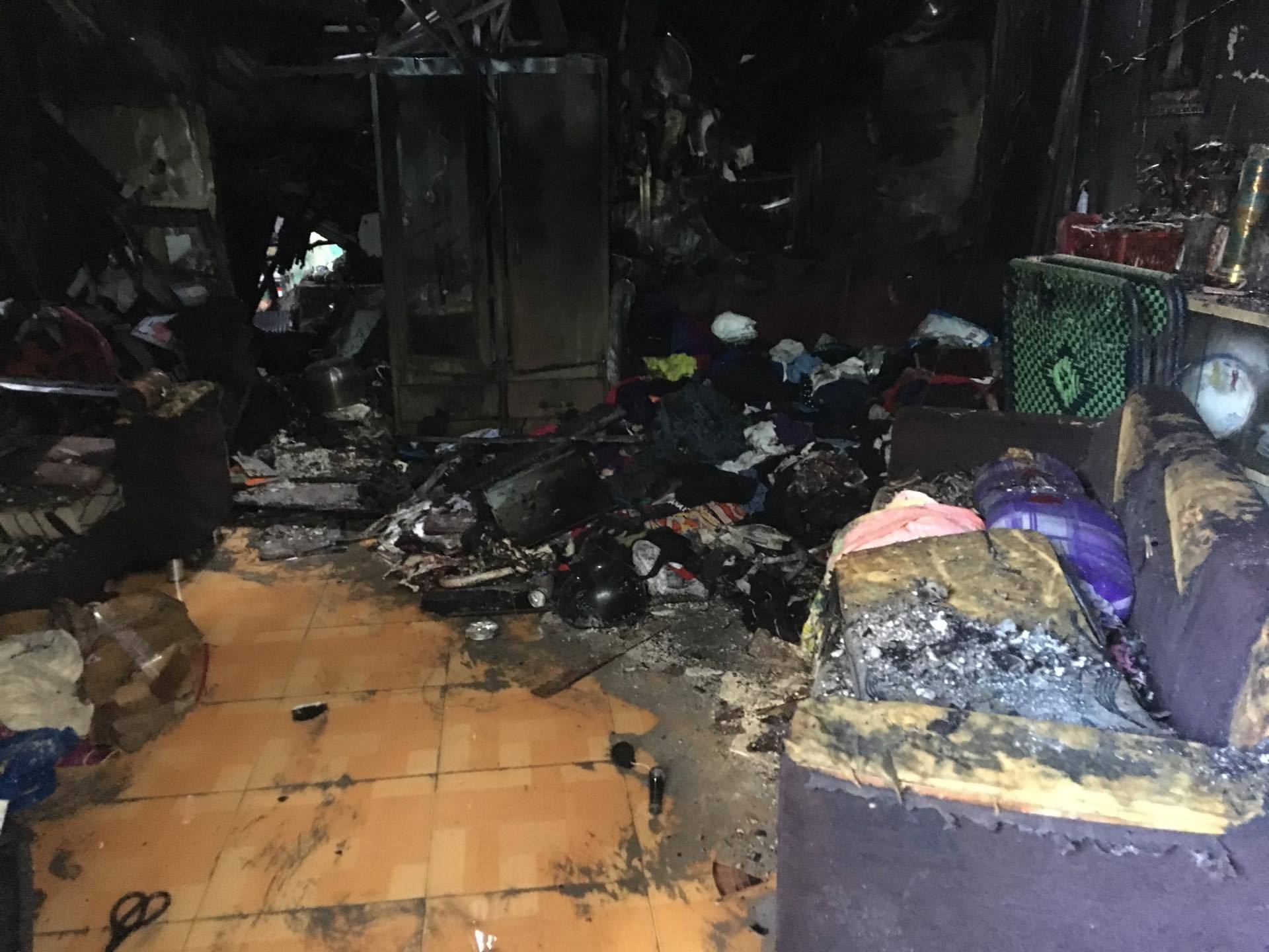 Ảnh hiện trường ngôi nhà cháy lúc rạng sáng khiến 3 mẹ con tử vong