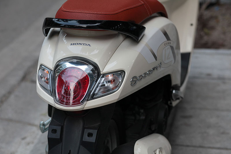 Honda Scoopy-i thế hệ mới đầu tiên về Việt Nam giá 60 triệu đồng Honda Scoopy-i thế hệ mới đầu tiên về Việt Nam giá 60 triệu đồng