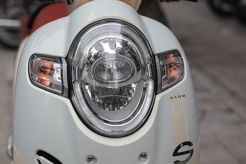 Honda Scoopy-i thế hệ mới đầu tiên về Việt Nam giá 60 triệu đồng Honda Scoopy-i thế hệ mới đầu tiên về Việt Nam giá 60 triệu đồng