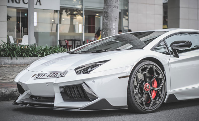 Dàn siêu xe Lamborghini 80 tỷ đồng tụ tập dịp cuối tuần tại Sài Gòn