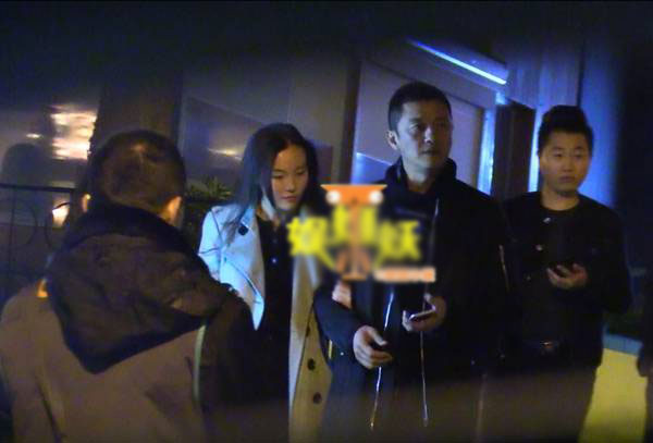 4 năm sau ly dị Vương Phi, Lý Á Bằng có bạn gái mới