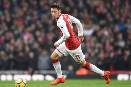 Ozil hé lộ lý do quyết định tháo chạy khỏi Arsenal