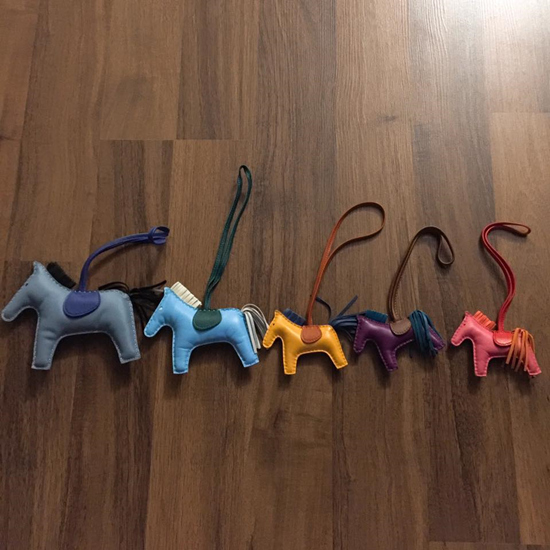 Cuộc sống sang chảnh không kém gì đại gia của Miu Lê