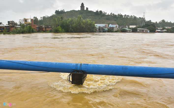 Mưa lũ gây cô lập hàng nghìn hộ dân Bình Định