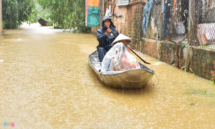 Mưa lũ gây cô lập hàng nghìn hộ dân Bình Định