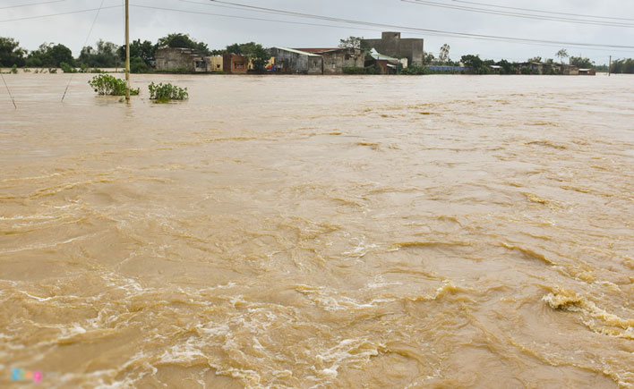 Mưa lũ gây cô lập hàng nghìn hộ dân Bình Định