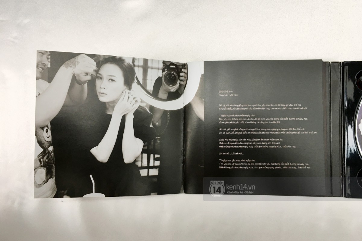 Album Vol.9 của Mỹ Tâm: Đã lâu rồi fan Vpop mới có cảm giác đợi hàng giờ để được cầm tận tay một CD như thế Album Vol.9 của Mỹ Tâm: Đã lâu rồi fan Vpop mới có cảm giác đợi hàng giờ để được cầm tận tay một CD như thế