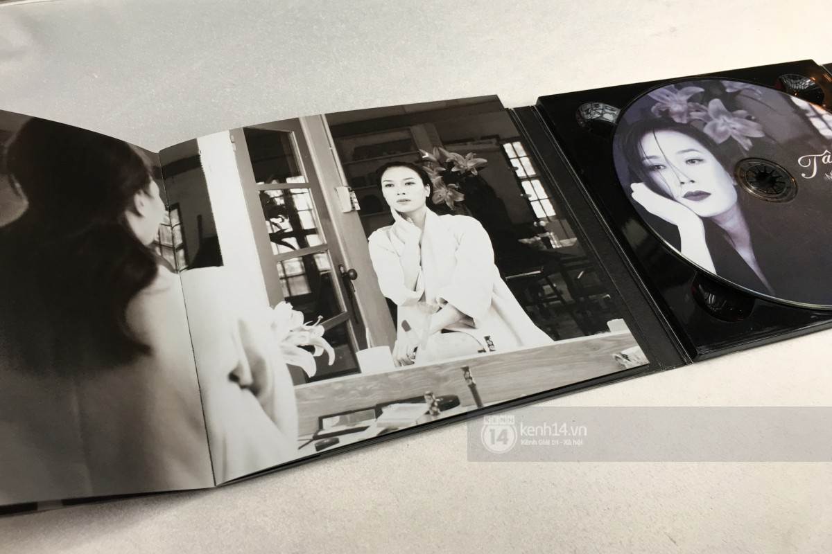 Album Vol.9 của Mỹ Tâm: Đã lâu rồi fan Vpop mới có cảm giác đợi hàng giờ để được cầm tận tay một CD như thế Album Vol.9 của Mỹ Tâm: Đã lâu rồi fan Vpop mới có cảm giác đợi hàng giờ để được cầm tận tay một CD như thế
