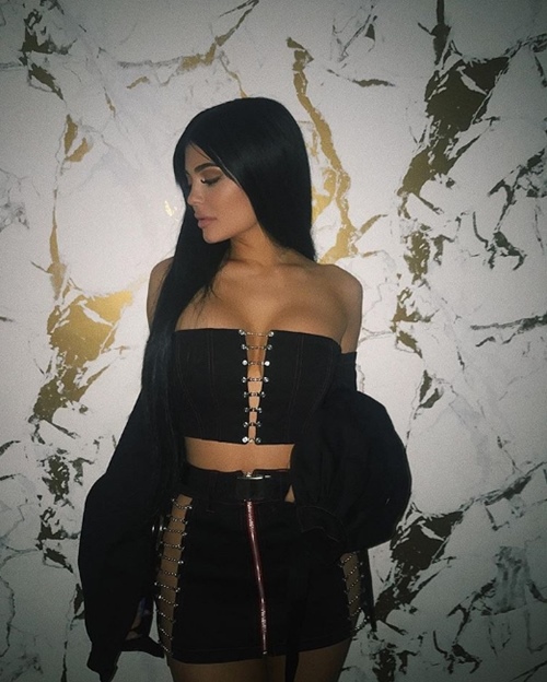 15 khoảnh khắc sexy nhất của hot girl thị phi số 1 Hollywood năm 2017