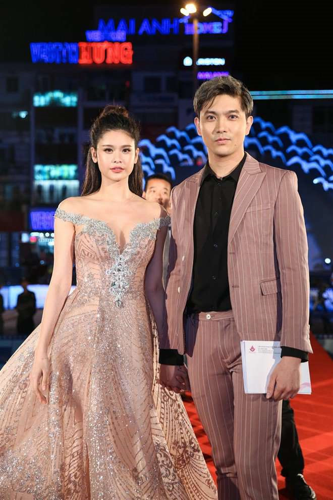 Giữa ồn ào với Bình Minh, Trương Quỳnh Anh xóa ảnh và khóa bình luận