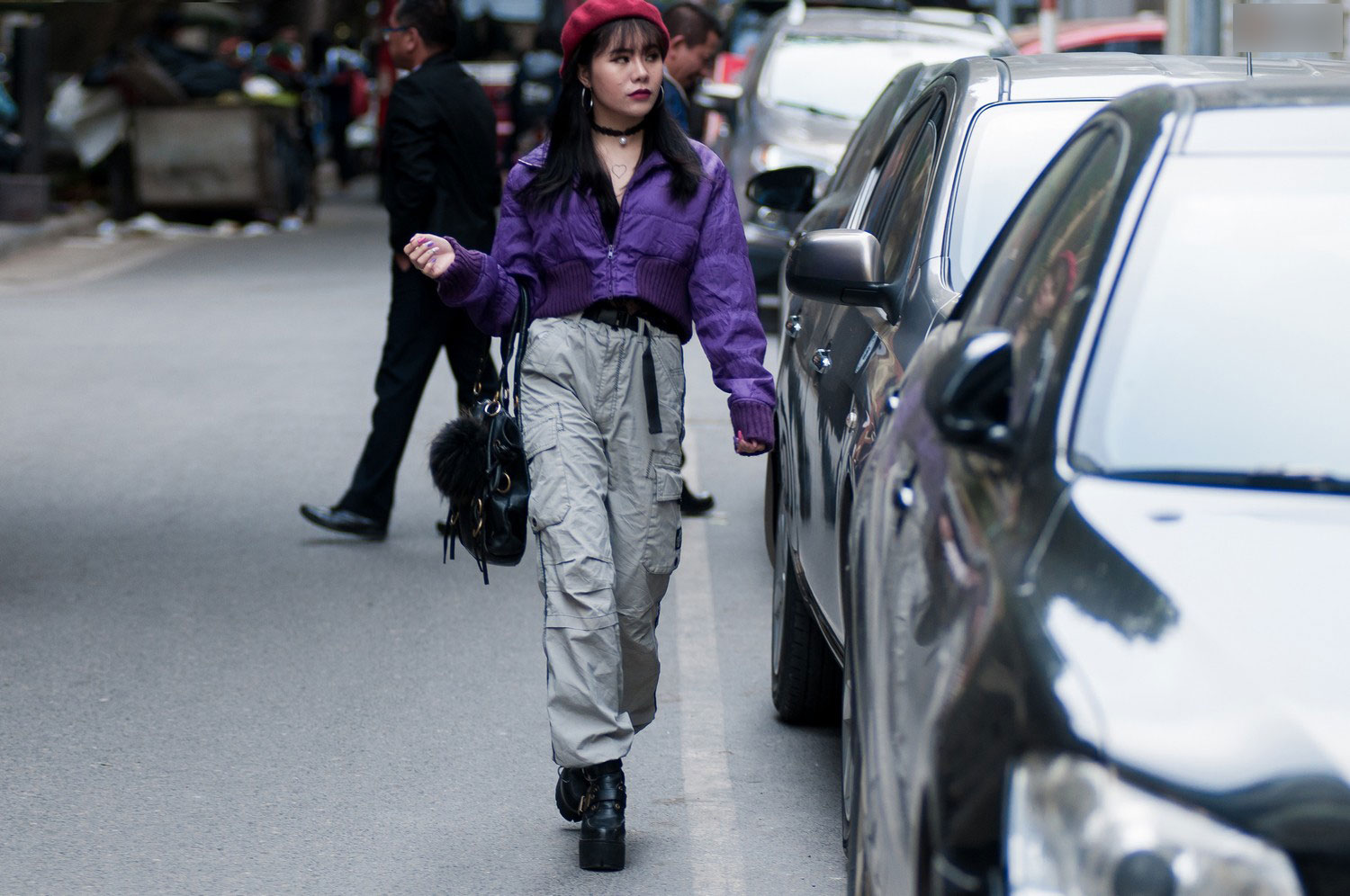 Street style 2 miền: miền Bắc lồng lộn với đủ thứ hot trend, miền nam đơn giản đến bất ngờ