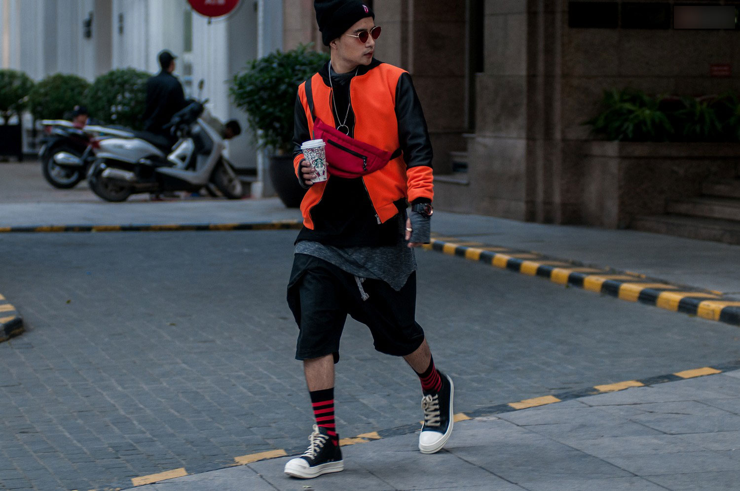 Street style 2 miền: miền Bắc lồng lộn với đủ thứ hot trend, miền nam đơn giản đến bất ngờ