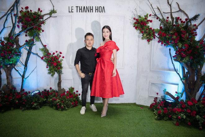 Bao nhiêu Hoa hậu hội tụ trên thảm đỏ sự kiện thời trang, nổi nhất vẫn là Phạm Hương và Đỗ Mỹ Linh