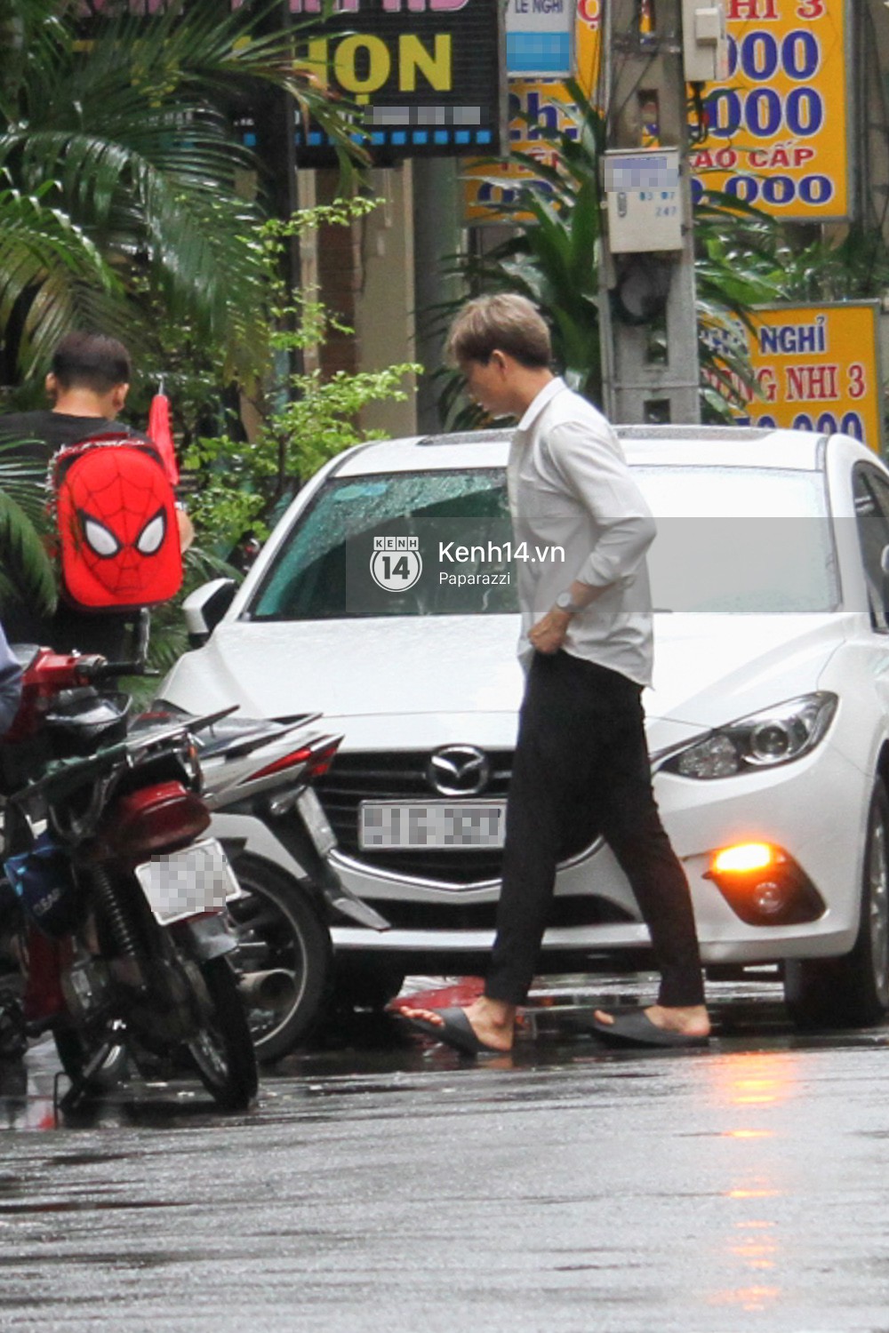 Im lặng giữa tâm bão scandal, Trương Quỳnh Anh ở nhà chờ Tim đón con trai đi học về Im lặng giữa tâm bão scandal, Trương Quỳnh Anh ở nhà chờ Tim đón con trai đi học về