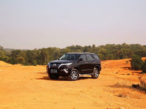 Bán bia kèm lạc, mua Toyota Fortuner mất thêm cả trăm triệu