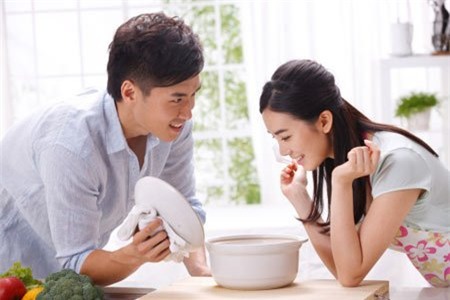 Tuyệt chiêu khiến chồng tự nguyện làm hết việc nhà thay vợ