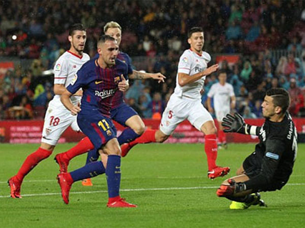 Chân gỗ Alcacer lập cú đúp, Barca nâng cách biệt với Real lên 11 điểm