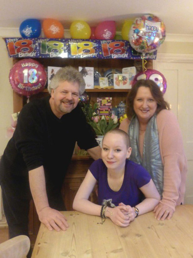 Cô bé tuổi teen suốt 3 năm chỉ có thể nếm thức ăn rồi... nhổ