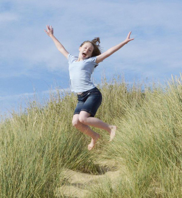 Cô bé tuổi teen suốt 3 năm chỉ có thể nếm thức ăn rồi... nhổ