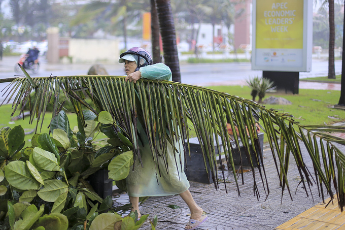 Đà Nẵng khẩn trương dọn vệ sinh các tuyến đường để đón APEC