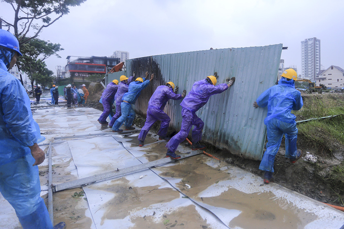 Đà Nẵng khẩn trương dọn vệ sinh các tuyến đường để đón APEC