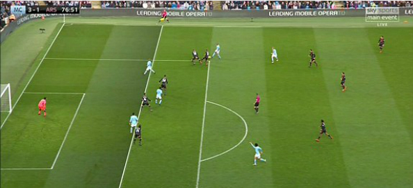 Man City đánh bại Arsenal, bỏ cách Man Utd tám điểm