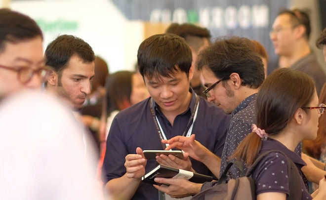 Nguyễn Hà Đông xuất hiện ở sự kiện Google với diện mạo mới