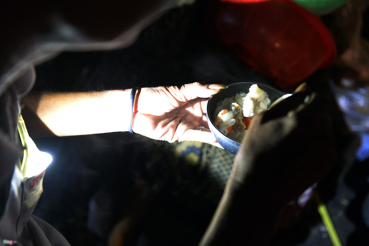 Nha Trang đêm đảo lộn sau trận bão lịch sử