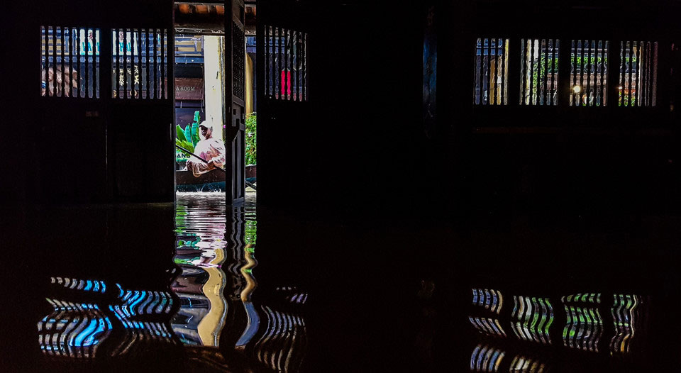 Phố cổ Hội An chìm trong biển nước