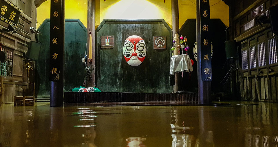 Phố cổ Hội An chìm trong biển nước