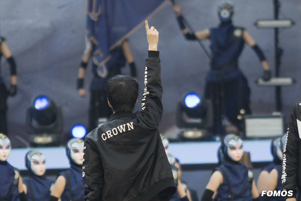 Quỷ vương Faker khóc nức nở sau chung kết thế giới LOL 2017