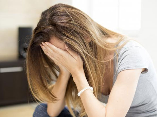 Phát điên vì chồng quy định mỗi tháng chỉ ngủ chung giường 2 lần