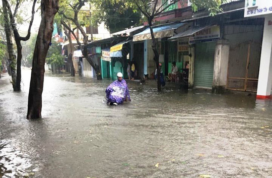 Thừa Thiên - Huế: Lũ trên sông Bồ sẽ vượt đỉnh lũ lịch sử năm 1999