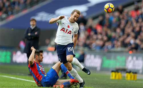 Son Heung-min ghi bàn, Tottenham bằng điểm Man Utd