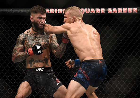 UFC 217: Ba nhà vô địch mất đai, kỷ lục được thiết lập
