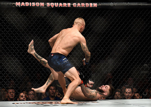 UFC 217: Ba nhà vô địch mất đai, kỷ lục được thiết lập