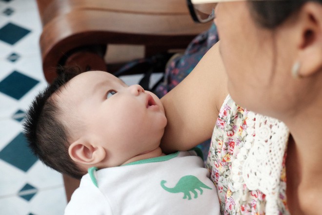 Người phụ nữ cưu mang bé trai bị bỏ rơi suốt 3 tháng trời có nguy cơ không được nhận con nuôi