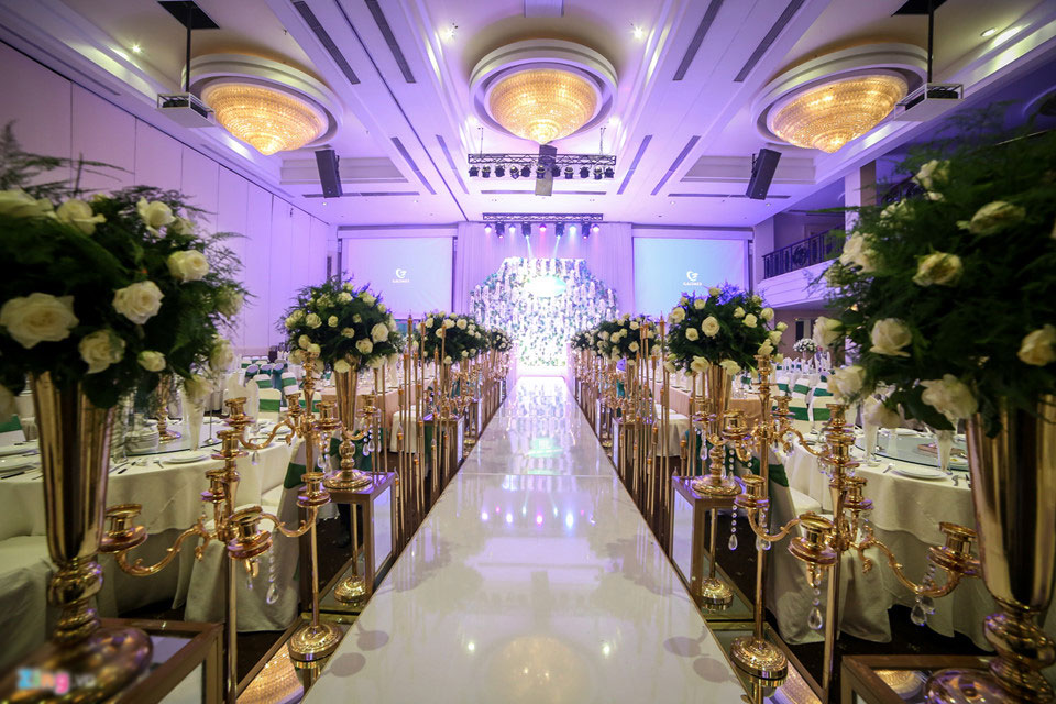 Mai Tài Phến, BB Trần cùng nhiều nghệ sĩ dự lễ cưới Vinh Râu