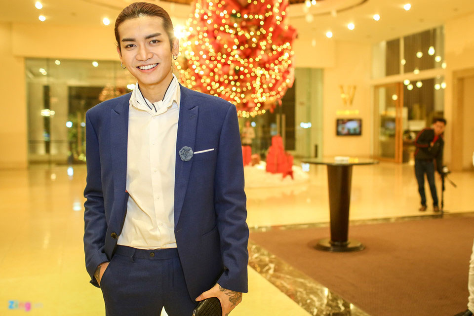 Mai Tài Phến, BB Trần cùng nhiều nghệ sĩ dự lễ cưới Vinh Râu