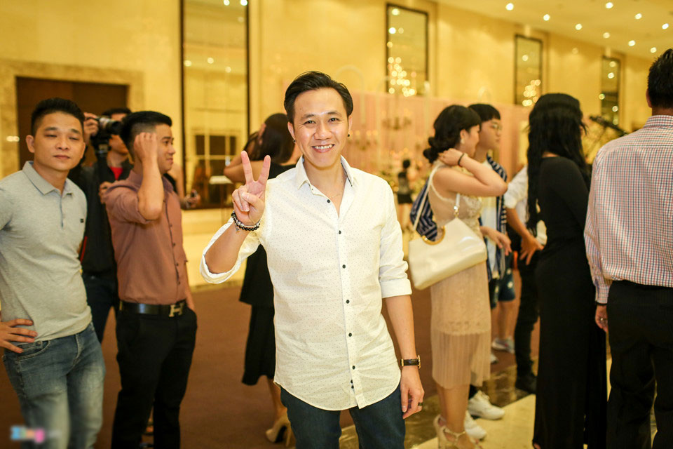 Mai Tài Phến, BB Trần cùng nhiều nghệ sĩ dự lễ cưới Vinh Râu