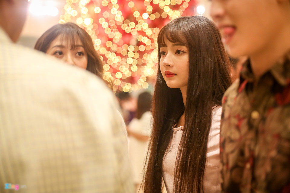 Mai Tài Phến, BB Trần cùng nhiều nghệ sĩ dự lễ cưới Vinh Râu