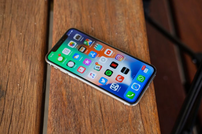 Những tính năng iPhone X đi sau smartphone Galaxy