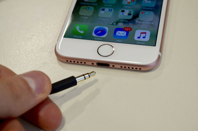 Những tính năng iPhone X đi sau smartphone Galaxy