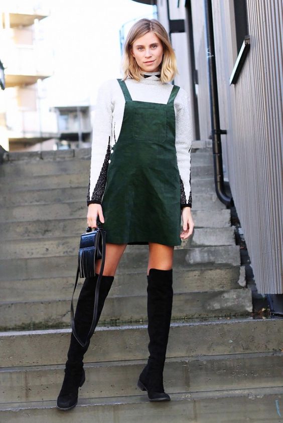 Diện váy, quần yếm sành điệu ngày thời tiết ẩm ương