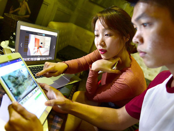 Sửa luật thuế để thu ngàn tỉ từ Google, Facebook, Agoda?